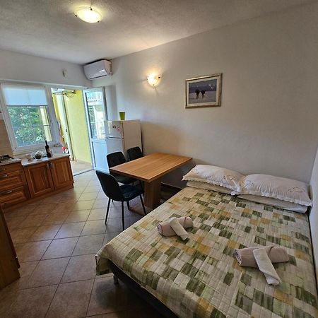 Apartmani Natasa Lokva Rogoznica Extérieur photo